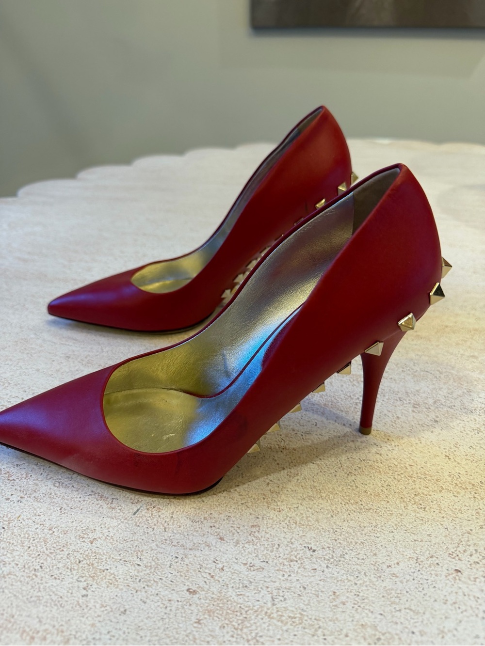 Valentino Women’s Rock Stud Red Pointed-Toe Leather Pumps, Size 38 - Picture 2 of 5